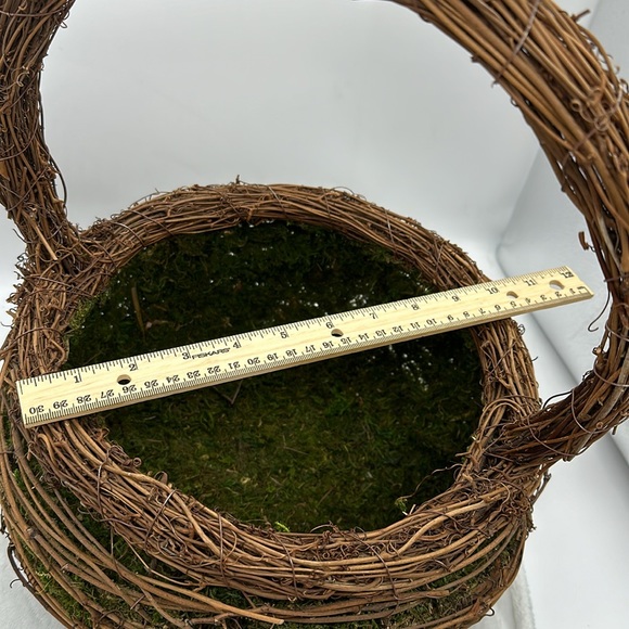 Grapevine and Green Sheet Moss Basket Wired with Brown Floral wire - Picture 3 of 9